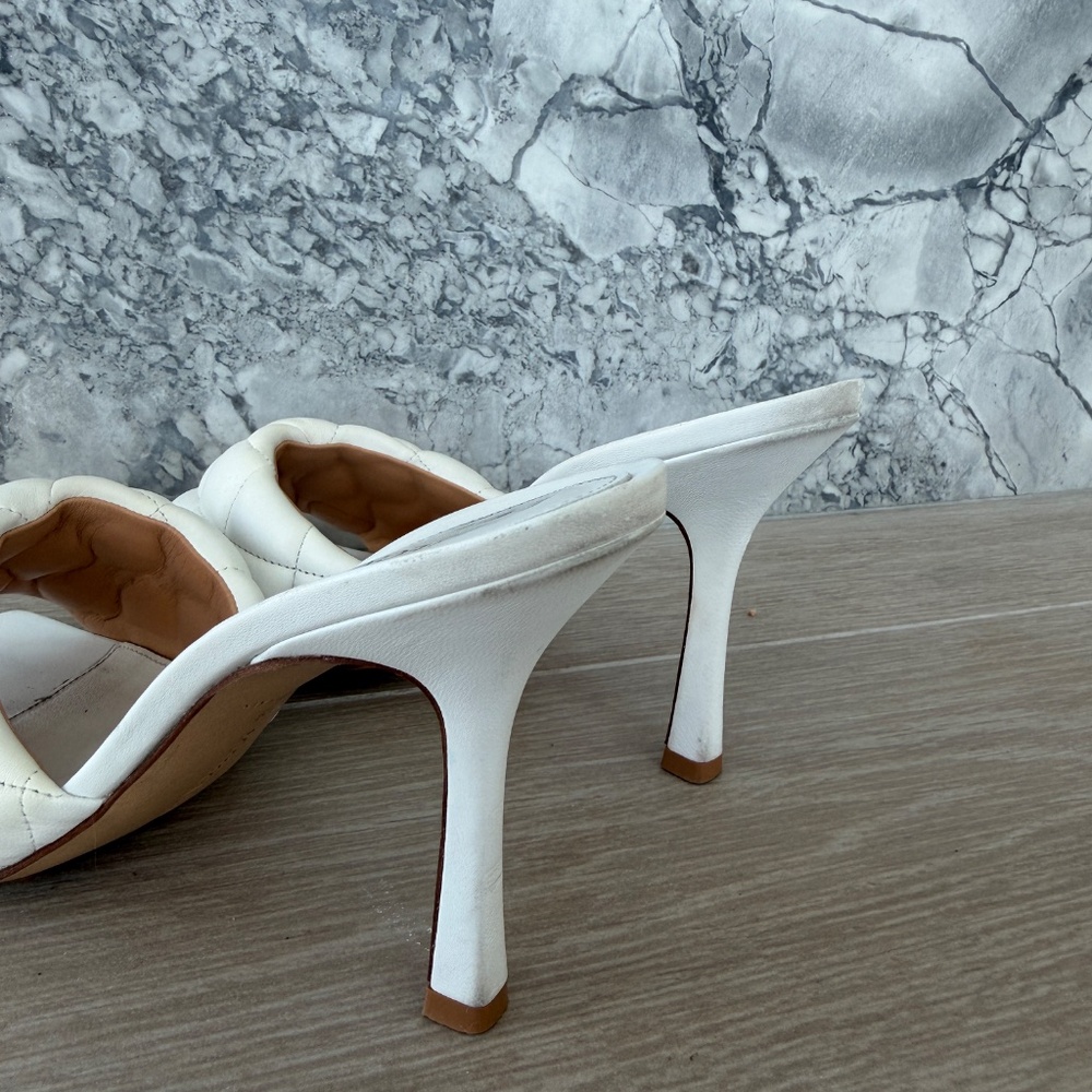 Bottega Veneta White padded quilted leather Heels - Picture 4 of 8